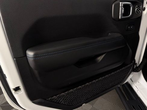 Used 2023 Jeep Wrangler Unlimited Rubicon 4xe w/ Steel Bumper Group AWD/4WD image 26
