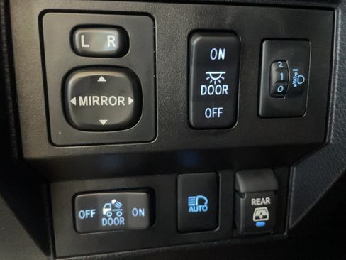 Used 2019 Toyota Tundra SR5 w/ TRD Off Road Package AWD/4WD image 14