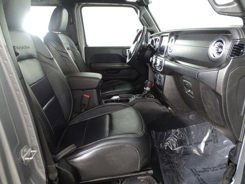 Used 2018 Jeep Wrangler Unlimited Sahara image 14