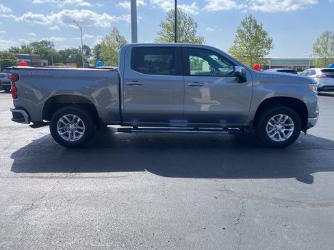 Used 2023 Chevrolet Silverado 1500 LT AWD/4WD image 2