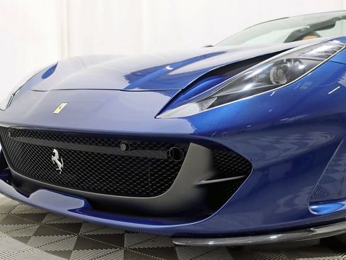 Used 2021 Ferrari 812 GTS RWD image 10