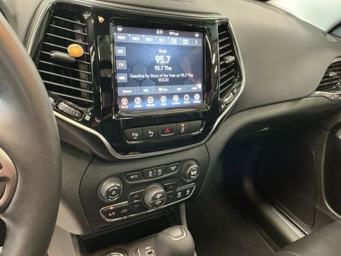 Used 2021 Jeep Cherokee Limited AWD/4WD image 33