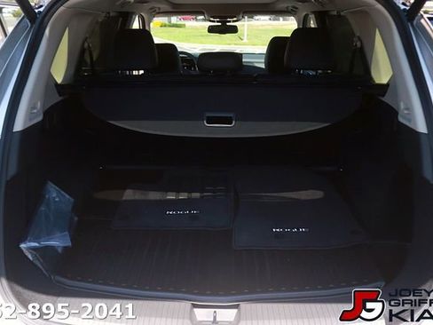 Used 2025 Nissan Rogue Platinum w/ Platinum Premium Package FWD image 16