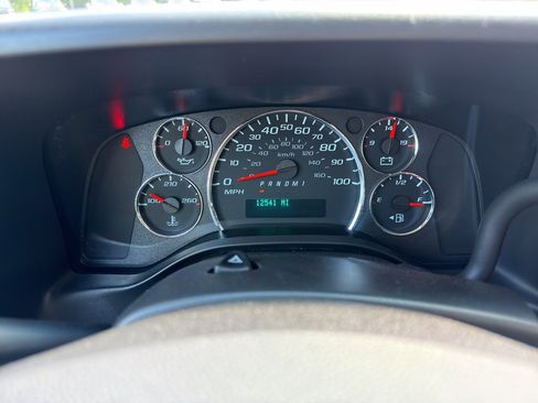 Used 2025 GMC Savana 2500 w/ Driver Convenience Package RWD image 15