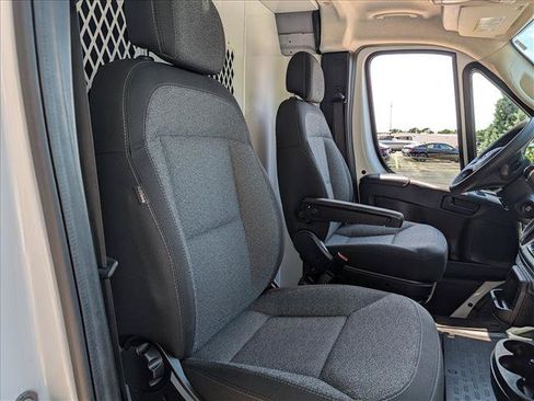 Used 2023 RAM ProMaster 2500 w/ Convenience Group FWD image 12