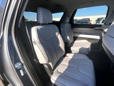 Used 2025 Hyundai Palisade SEL FWD image 24