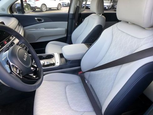 New 2026 Kia Carnival EX image 11