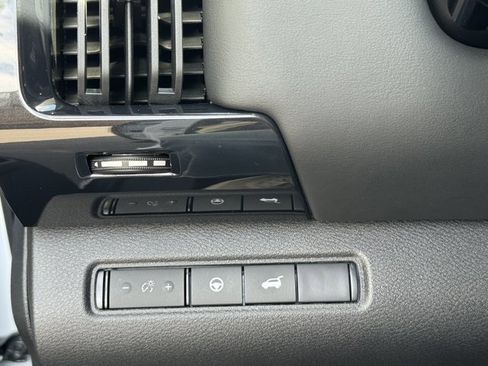 New 2026 Nissan Pathfinder SV AWD/4WD image 10