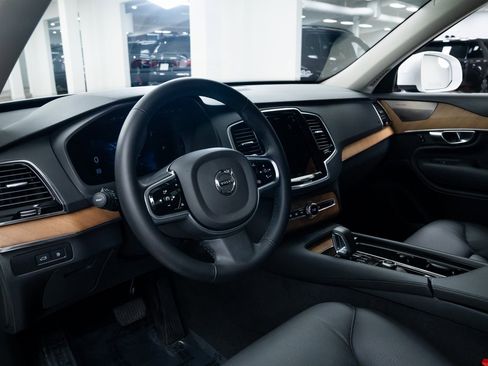 Used 2025 Volvo XC90 T8 Plus image 20