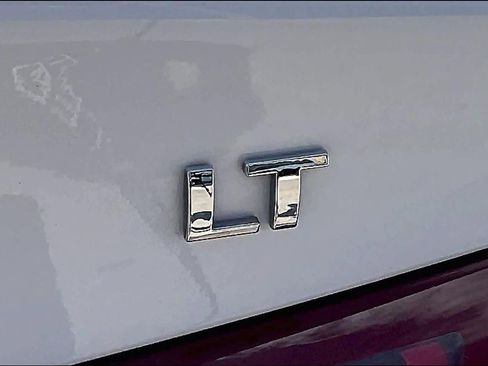 Used 2022 Chevrolet Malibu LT image 10