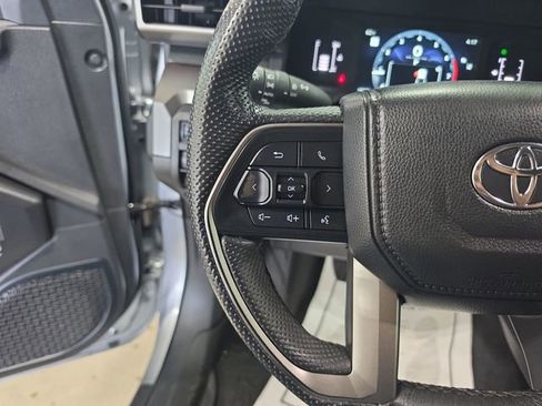 Used 2024 Toyota Tacoma SR5 AWD/4WD image 17