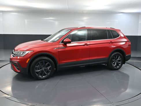 Used 2023 Volkswagen Tiguan SE AWD/4WD image 10