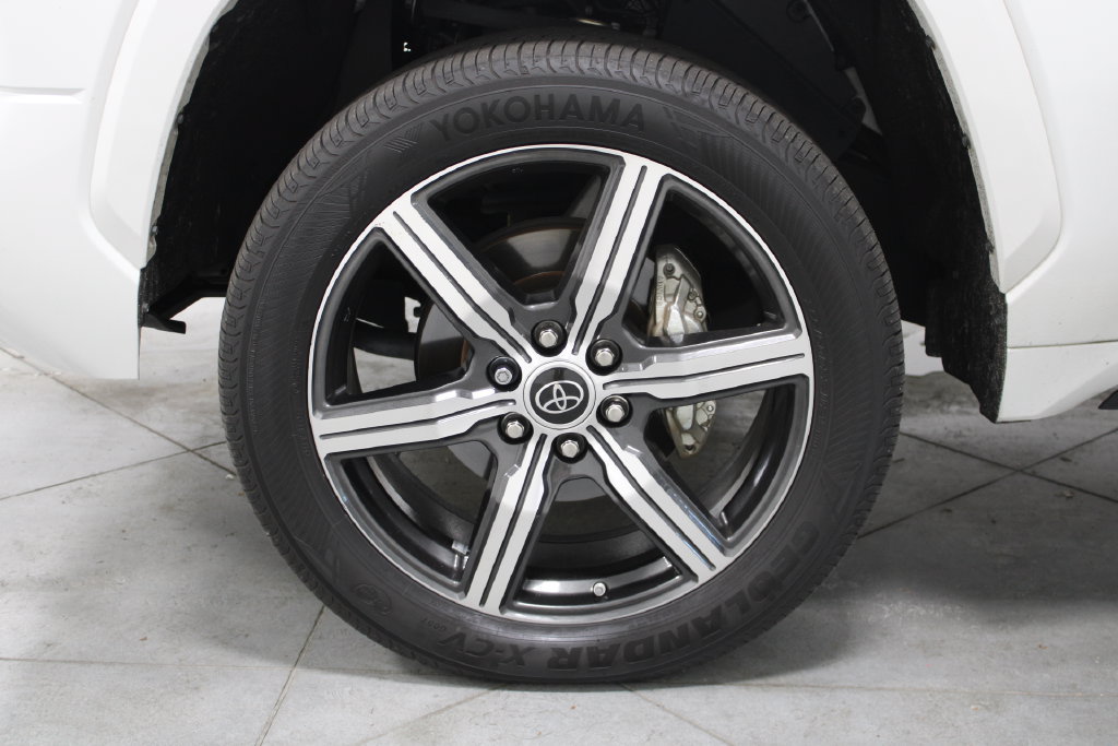 Used 2024 Toyota Tundra Capstone AWD/4WD image 43