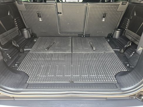 Used 2023 Land Rover Defender 110 S AWD/4WD image 31