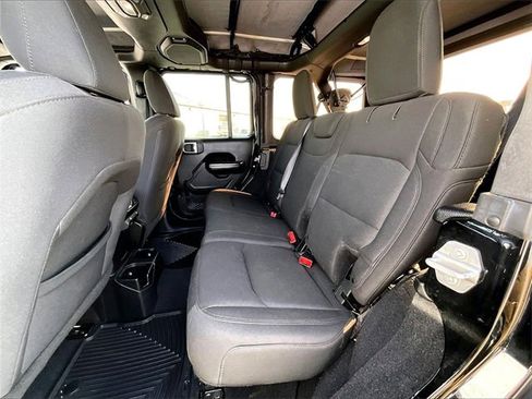 Used 2018 Jeep Wrangler Unlimited Sport S image 14