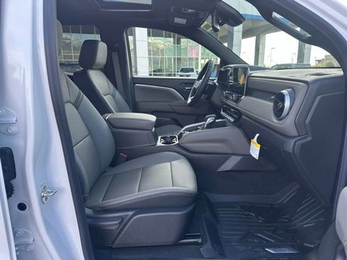 New 2026 Chevrolet Colorado ZR2 w/ Technology Package AWD/4WD image 18