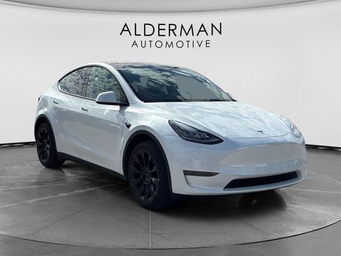 Used 2023 Tesla Model Y AWD image 7