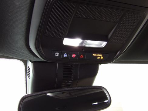 Used 2025 Buick Enclave Preferred image 16