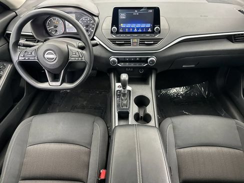 Used 2025 Nissan Altima 2.5 S FWD image 12