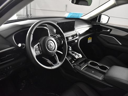 New 2025 Acura MDX SH-AWD image 2