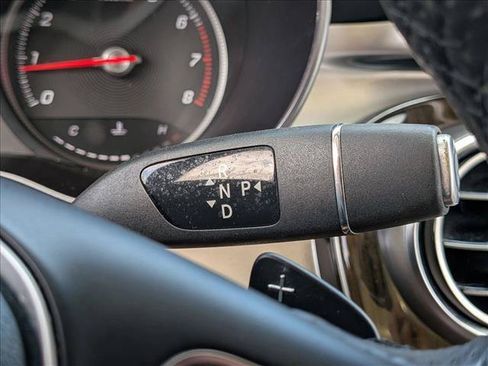 Used 2018 Mercedes-Benz GLC 300 4MATIC image 12