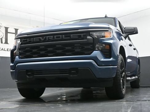 Used 2024 Chevrolet Silverado 1500 Custom w/ Turbomax Blackout Package AWD/4WD image 4