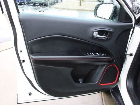 Used 2019 Jeep Compass Trailhawk image 19