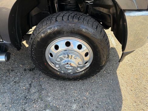 Used 2019 RAM 3500 Laramie image 25