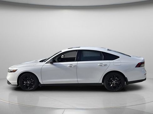 Certified 2025 Honda Accord SE image 5