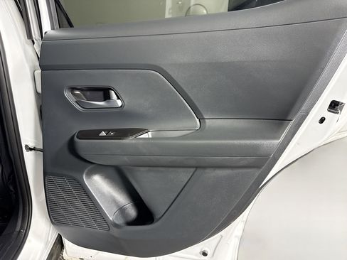 Used 2026 Nissan Kicks SR w/ SR Premium Package FWD image 28