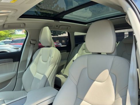 Certified 2025 Volvo V90 B6 Cross Country Plus AWD/4WD image 15