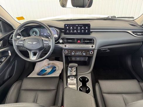 Used 2025 Genesis G70 2.5T RWD image 3