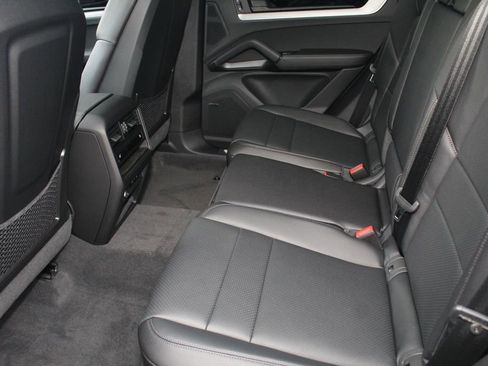 New 2026 Porsche Cayenne AWD/4WD image 24