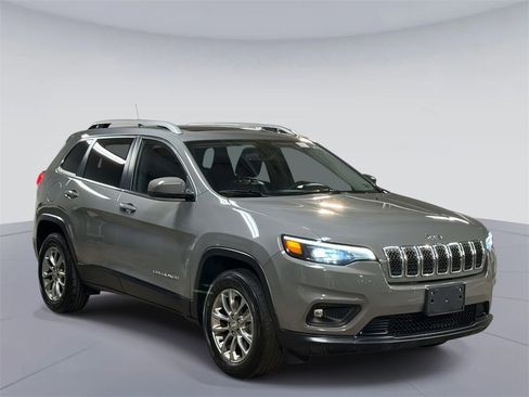 Used 2020 Jeep Cherokee Latitude Plus w/ Cold Weather Group image 6