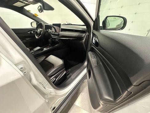 Used 2023 Jeep Compass Latitude AWD/4WD image 25