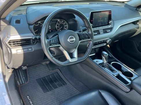 Used 2024 Nissan Altima 2.5 SR FWD image 19