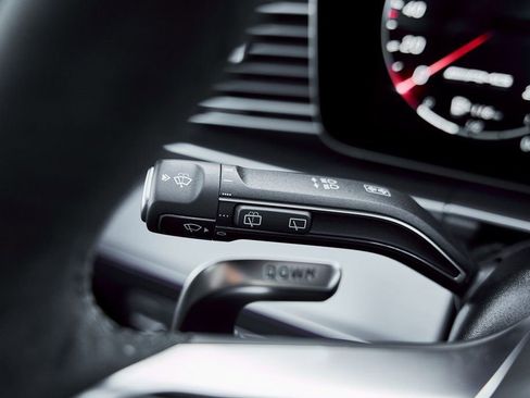 Used 2025 Mercedes-Benz GLS 63 AMG 4MATIC image 61