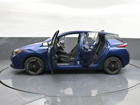 Used 2024 Nissan Leaf SV Plus image 37