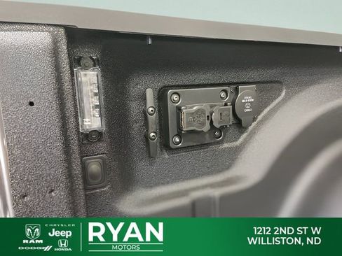 New 2026 RAM 2500 Laramie AWD/4WD image 23