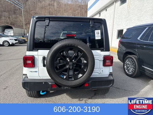 Used 2023 Jeep Wrangler Unlimited Sahara w/ Cold Weather Group image 9