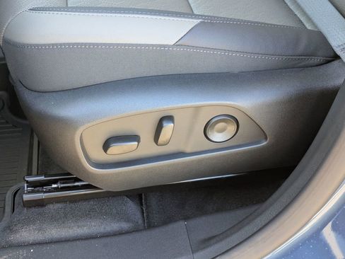 New 2026 Chevrolet Equinox LT image 16