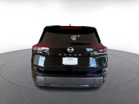 Used 2026 Nissan Rogue SL FWD image 12