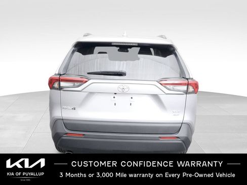 Used 2021 Toyota RAV4 XLE w/ XLE Grade Weather Package AWD/4WD image 6