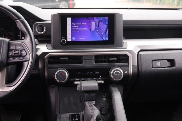 Used 2025 Toyota 4Runner SR5 AWD/4WD image 25