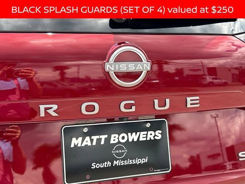 Used 2024 Nissan Rogue SV w/ SV Premium Package FWD image 5