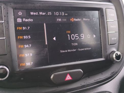 Used 2025 Kia Soul LX w/ LX Technology Package image 13