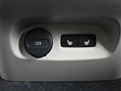 Used 2023 Volvo XC40 B5 Ultimate w/ Protection Package Premier image 39