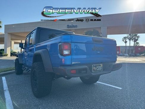 Used 2025 Jeep Gladiator Sport image 9