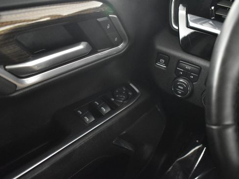 Used 2025 Chevrolet Silverado 1500 LT image 36