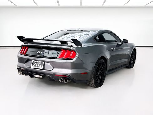 Used 2019 Ford Mustang GT RWD image 4